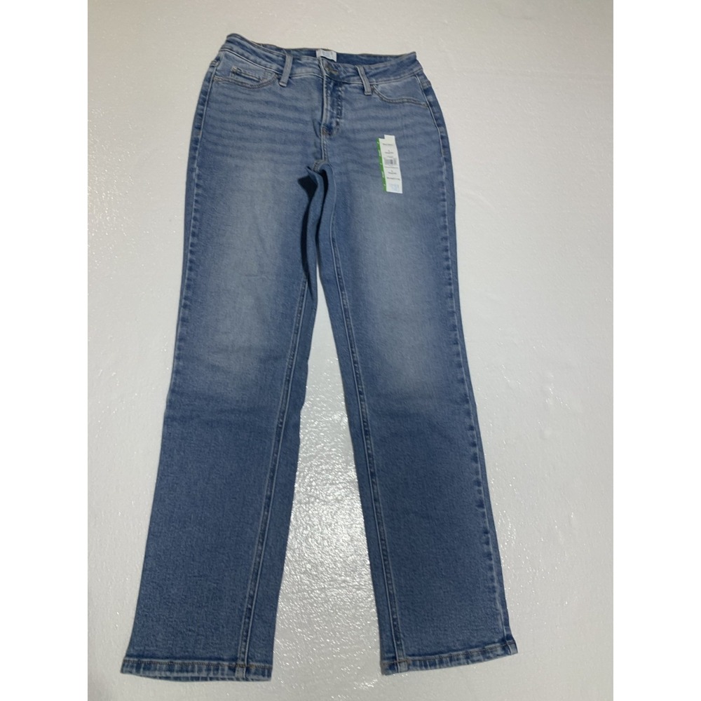 Time and Tru Women's Mid Rise Regular Leg Jeans – Size 6 - Light wash